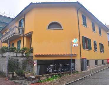 Foto Appartamento a Cecina Cecina Centro di 115 m² con 6 locali in vendita