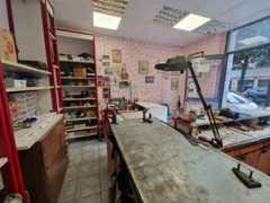 Foto Negozio in via claudio monteverdi 44, Firenze di 30 m² con 2 locali