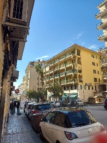 Foto Negozio in via crispi 1, Salerno Carmine di 22 m² con 1 locali