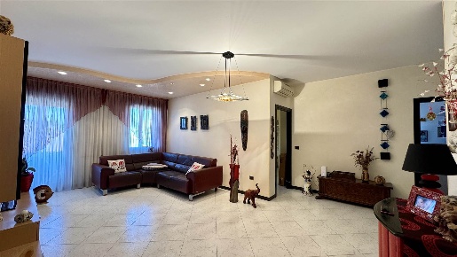 Foto Appartamento a Chioggia Sottomarina di 102 m² con 5 locali in vendita