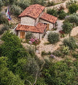 Foto Villa unifamiliare a Apricale di 170 m² con 4 locali in vendita