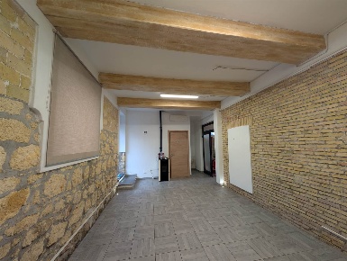 Foto Attività commerciale a Tarquinia Paese di 50 m² con 4 locali