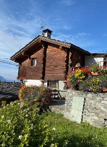 Foto Villa unifamiliare in Frazione Moron, Saint-Vincent di 199 m²