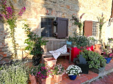 Foto Rustico in via montalbano, Lamporecchio San Baronto di 200 m²