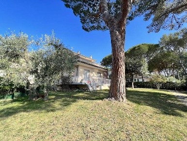 Foto Appartamento in Via Ofanto 3, Rosignano Marittimo Castiglioncello