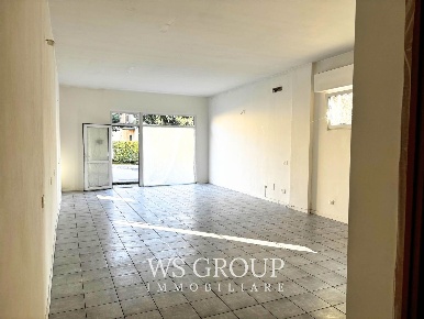 Foto Attività commerciale in via libertà  35, Muggiò Centro di 58 m²