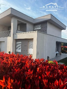 Foto Villa bifamiliare a Pegognaga Centro di 190 m² con 8 locali in vendita