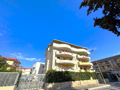 Foto Appartamento in Via Conte Girolamo Giusso 13 Bis, Bari Mungivacca