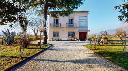 Foto Casa indipendente in Via Torre Acquatino  14, Spello di 300 m²