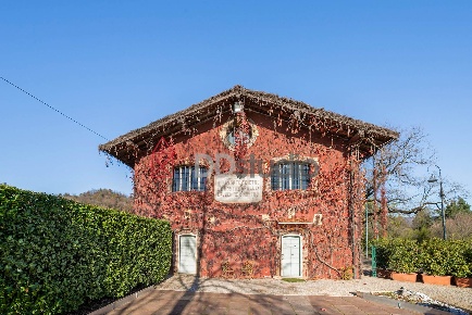 Foto Ristorante a Montello di 300 m² con 2 locali in affitto