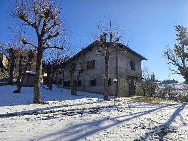 Foto Villa unifamiliare a Serramazzoni di 160 m² con 6 locali in vendita