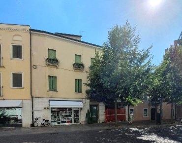 Foto Casa indipendente a Rovigo Centro Storico di 330 m² con 11 locali