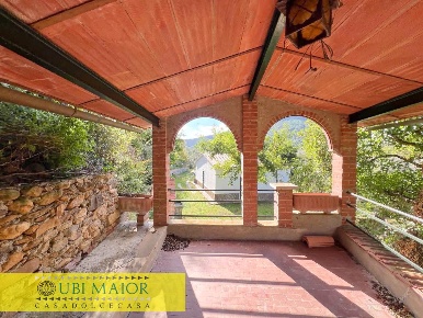 Foto Villa unifamiliare a Calci Centro di 90 m² con 4 locali in vendita