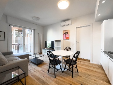 Foto Appartamento in Via Pietro Orseolo  3, Milano Solari di 52 m²