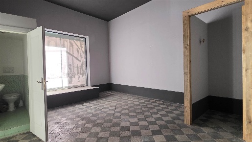 Foto Negozio in Via Saffi, Viterbo Sacrario - Piazza della Rocca di 29 m²