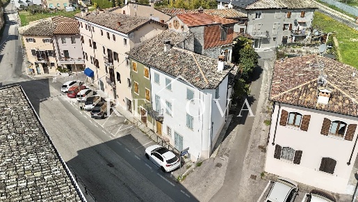 Foto Rustico in via Boldiera, Caprino Veronese di 150 m² con 3 locali