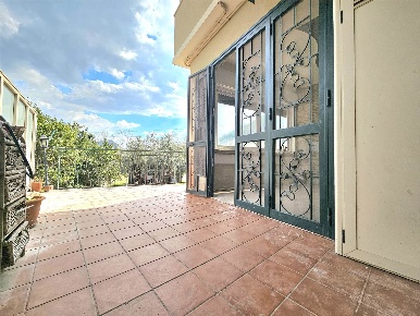 Foto Appartamento in Via xxv Luglio, Cava de' Tirreni Centro di 130 m²