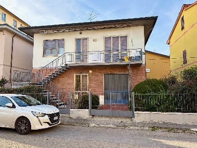 Foto Villa bifamiliare a Campi Bisenzio San Giusto, San Cresci di 208 m²