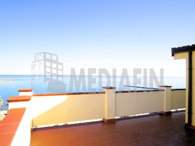 Foto Attico in VIA ALCIDE DE GASPERI 159, Cariati di 230 m² con 5 locali