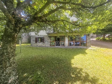 Foto Appartamento a Frassinoro Piandelagotti di 301 m² con 5 locali