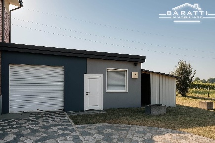 Foto Magazzino a Carpi Cibeno di 600 m² con 1 locali in affitto