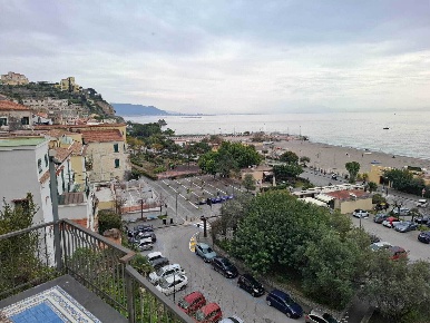 Foto Appartamento a Vietri sul Mare Centro di 90 m² con 3 locali in vendita