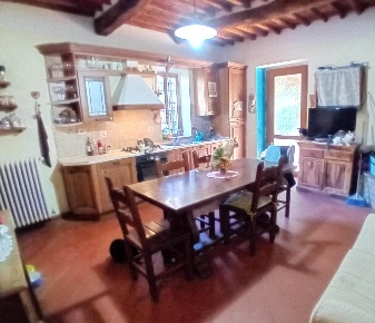 Foto Rustico a Massarosa Bozzano, Quiesa di 100 m² con 6 locali in vendita