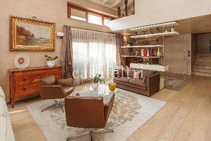 Foto Appartamento in Via Ghislanzoni 33, Bergamo Stazione di 253 m²