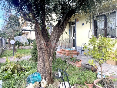 Foto Appartamento in Via dell'Ulivo  4, Forlimpopoli Centro di 110 m²