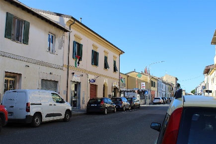 Foto Attività commerciale a Cecina di 50 m² con 2 locali in vendita