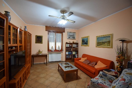 Foto Casa indipendente a Calendasco di 306 m² con 7 locali in vendita
