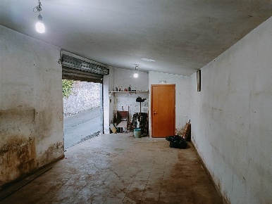 Foto Magazzino a Baronissi Centro di 45 m² con 1 locali in vendita