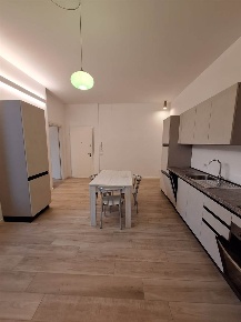 Foto Appartamento in Piazza Malvezzi 67, Desenzano del Garda Centro Storico