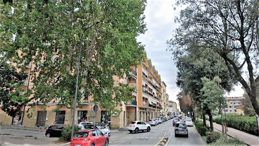 Foto Appartamento in ZONA VIA GIULIO CESARE, Grosseto di 80 m² con 5 locali