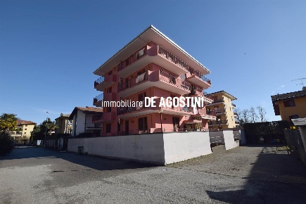 Foto Appartamento in Via Carso, Arona Centro di 105 m² con 3 locali