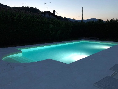 Foto Villa unifamiliare a Salò di 319 m² con 17 locali in vendita