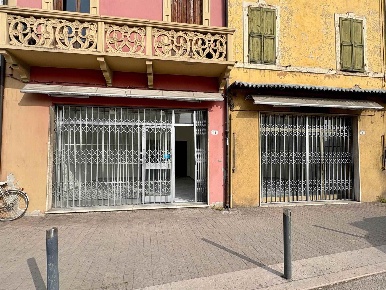 Foto Attività commerciale a Nogara Centro di 100 m² con 4 locali in affitto