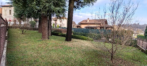 Foto Terreno edificabile in Via Roma angolo Via Volta, Inverigo Centro