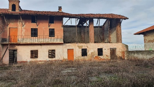 Foto Rustico in Strada Peirano, Cigliano di 179 m² con 4 locali in vendita