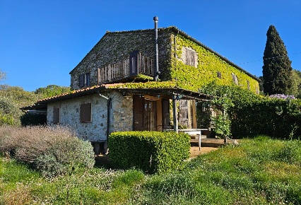 Foto Rustico in Località Banditelle, Castellina Marittima di 95 m²