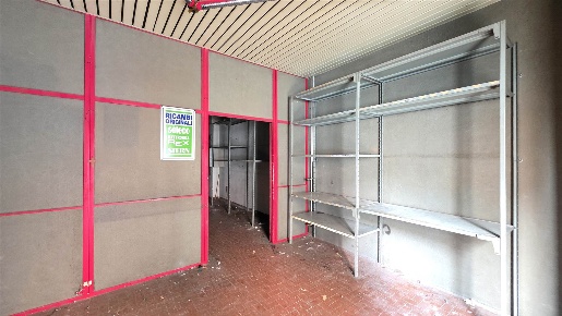 Foto Negozio in Via Gargana 15, Viterbo Villanova - Riello di 55 m²