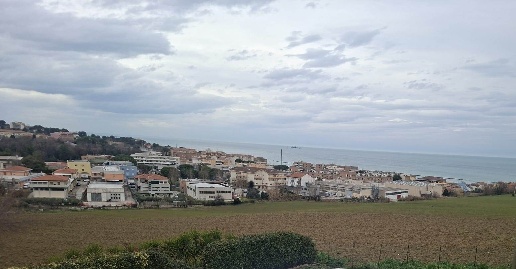 Foto Appartamento a Ancona Torrette di 90 m² con 6 locali in vendita
