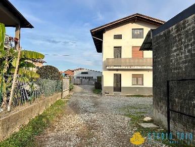 Foto Appartamento a Salussola Vigellio di 109 m² con 5 locali in vendita