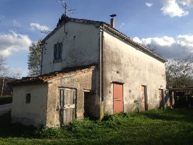 Foto Casa indipendente a San Severino Marche di 140 m² con 10 locali