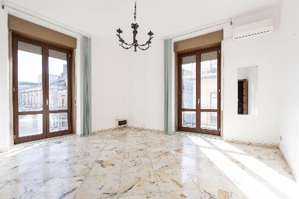 Foto Appartamento in Via Benedetto Guzzardi 15, Catania di 115 m²