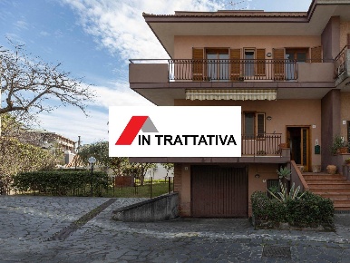 Foto Villa unifamiliare a Catania Barriera - Leucatia di 325 m² in vendita