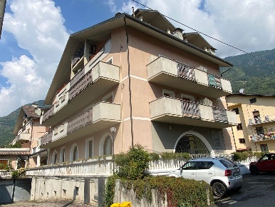 Foto Appartamento in VIA SALA, Edolo Centro di 78 m² con 4 locali