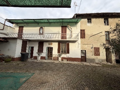 Foto Casa indipendente a Gambolò Centro di 200 m² con 4 locali in vendita