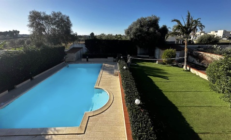 Foto Villa unifamiliare in Via del Pellicano  15, Siracusa di 300 m²