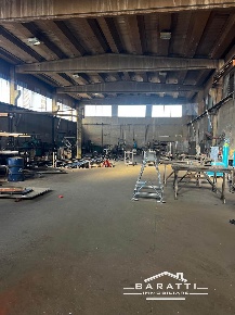 Foto Capannone industriale a Borgo Virgilio Romanore di 900 m² con 4 locali